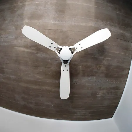 To Armiro Boutique * Maragkas